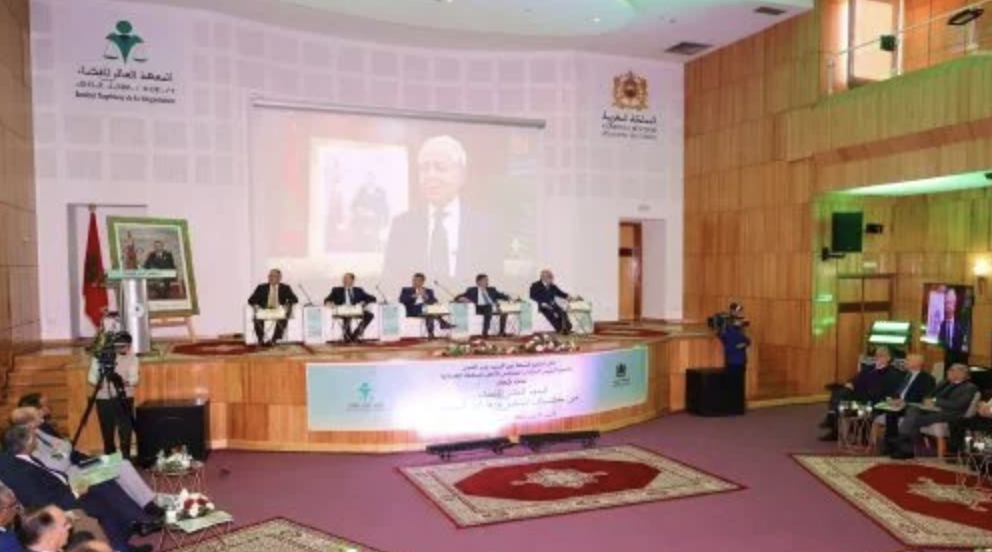 Passation de la présidence de l’Institut supérieur de la magistrature entre Ouahbi et le Président délégué du Conseil supérieur du pouvoir judiciaire